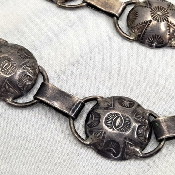 VINTAGE ~ AUTHENTIC CONCHO BELT ~ TEPEES & SUNBURSTS ~ 44.5" ~ OLD PAWN SILVER - Picture 4 of 14